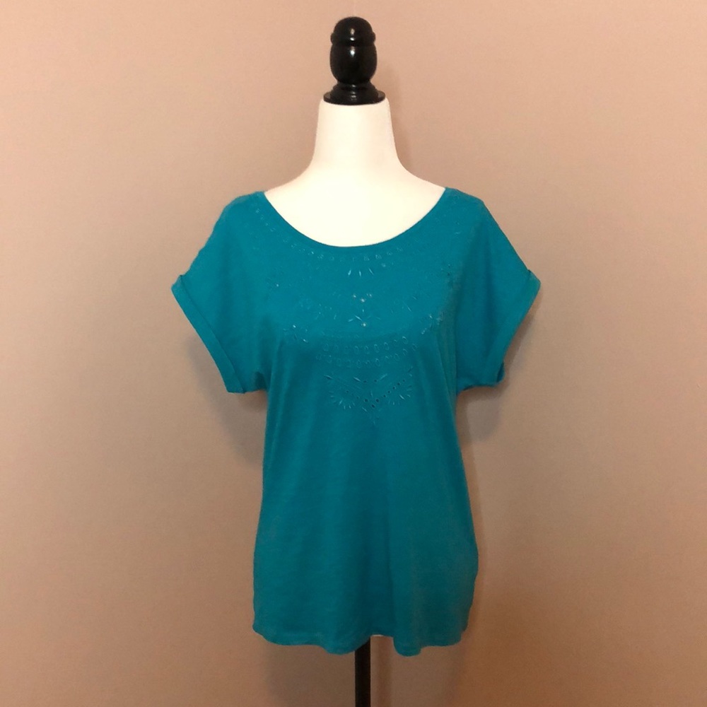 Smart Set turquoise embroidered t-shirt - small.